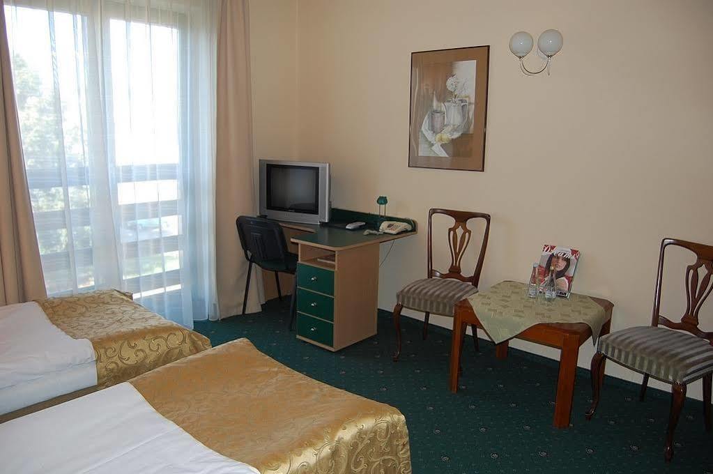 Hotel Dorrian Poznań Esterno foto